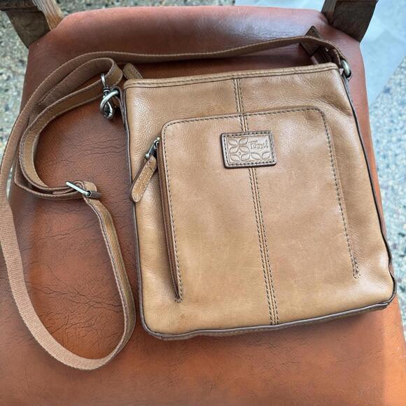 Fossil Handbags - VTG Fossil Tan Leather CrossBody Messenger Bag Organizer Adjustable Strap